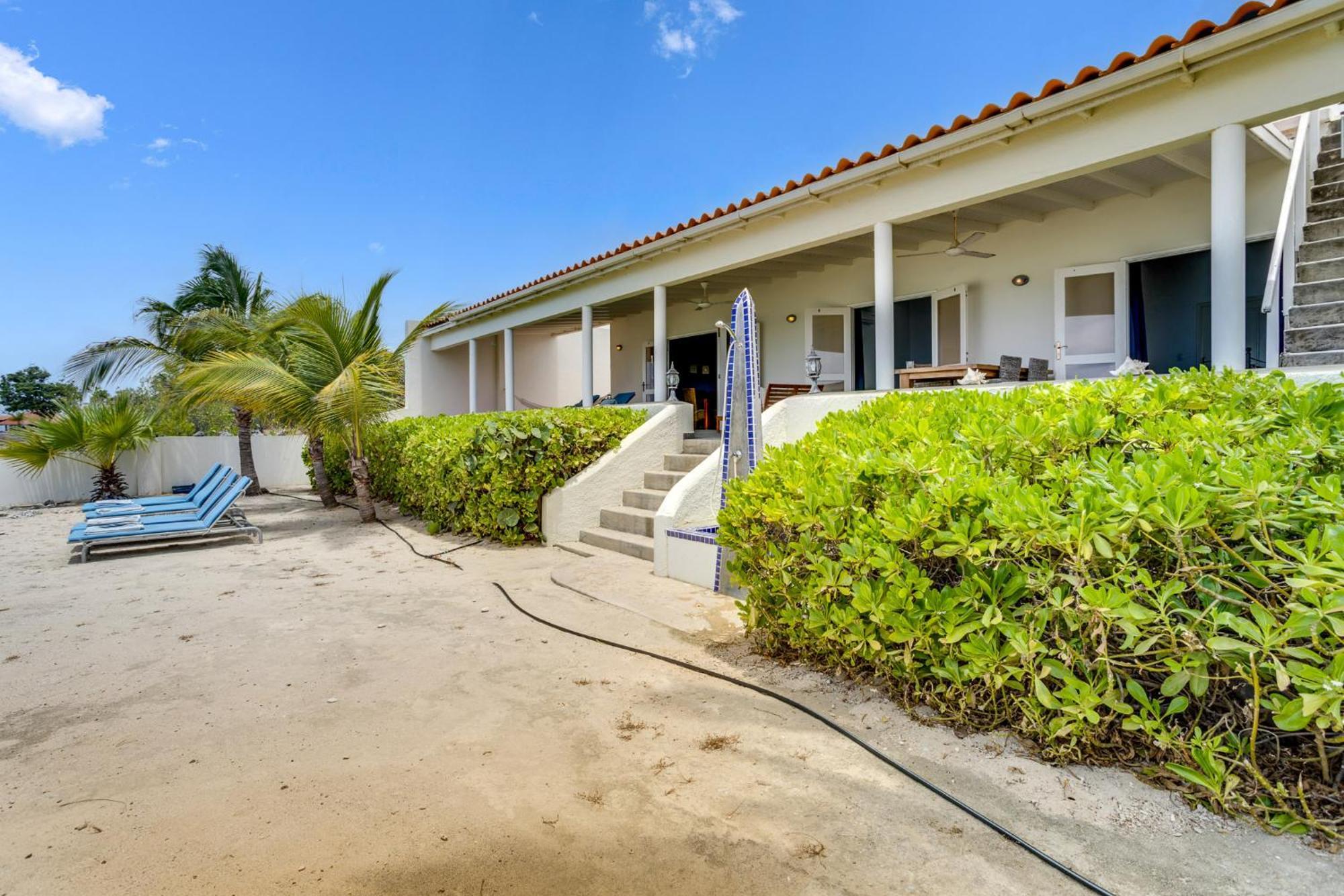 Oceanfront - Villa Port Of Call - Kralendijk  Exterior photo