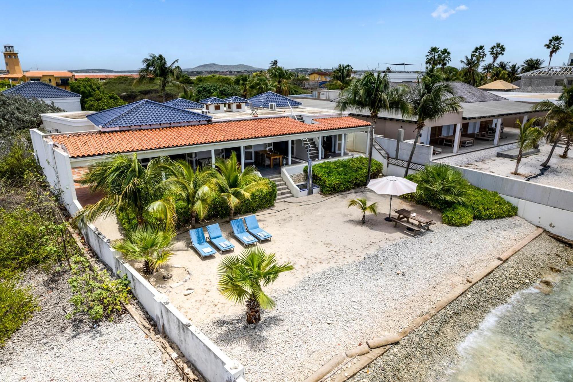 Oceanfront - Villa Port Of Call - Kralendijk  Exterior photo