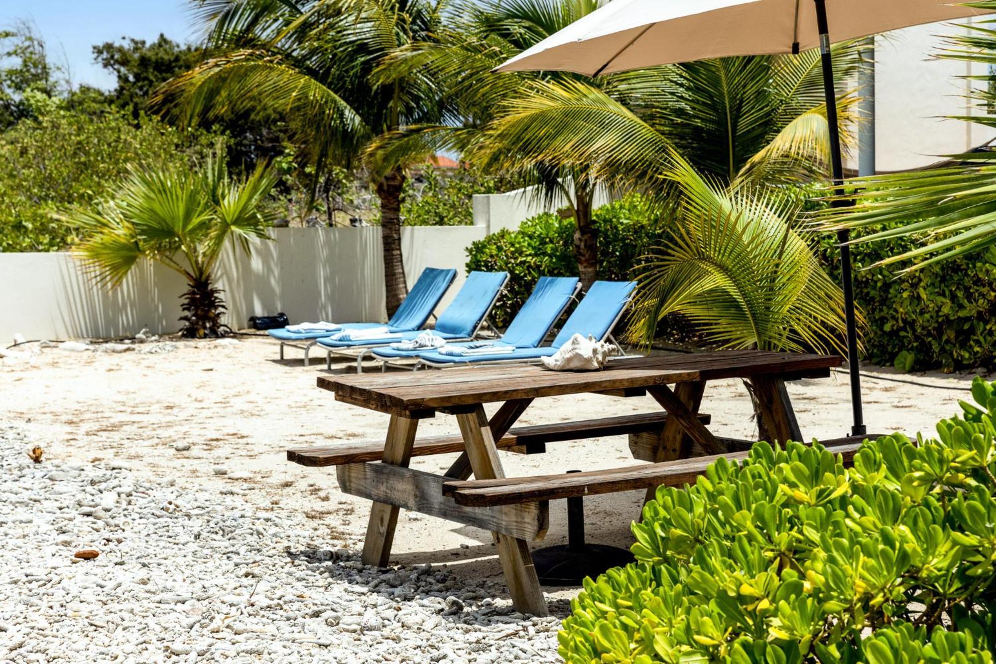 Oceanfront - Villa Port Of Call - Kralendijk  Exterior photo