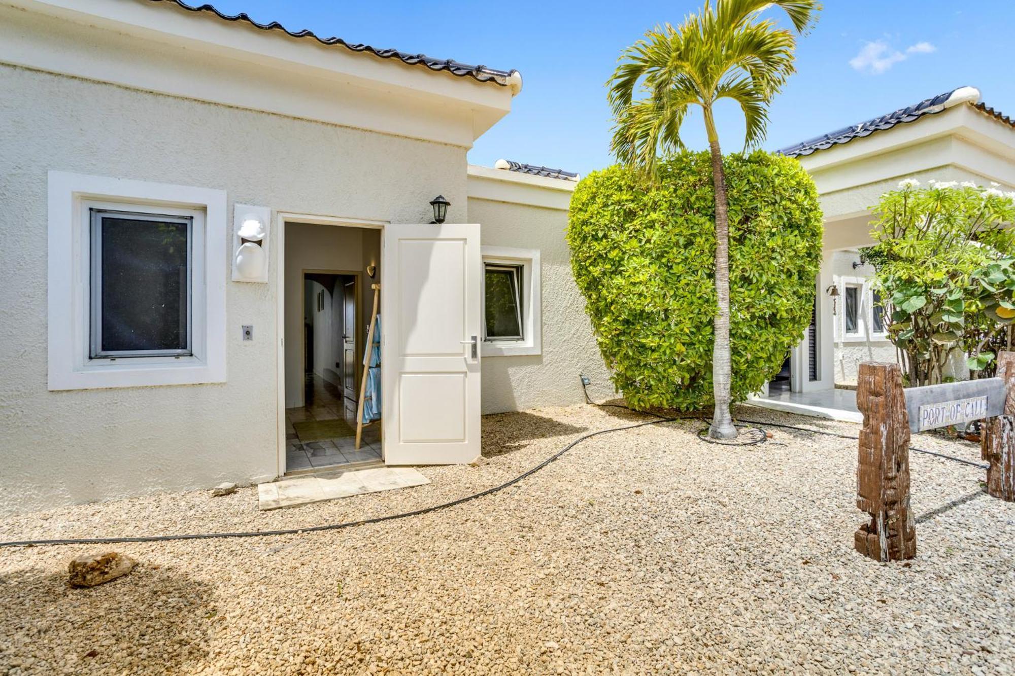 Oceanfront - Villa Port Of Call - Kralendijk  Exterior photo