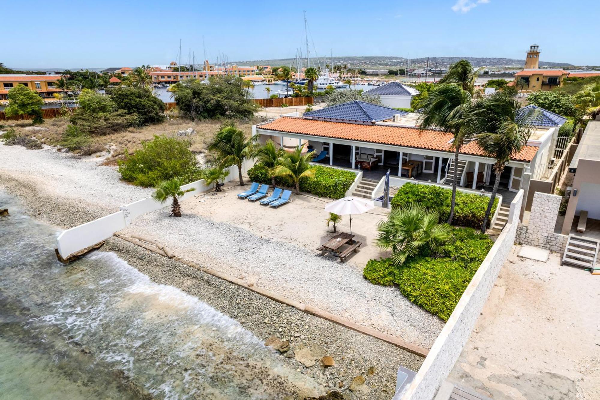 Oceanfront - Villa Port Of Call - Kralendijk  Exterior photo