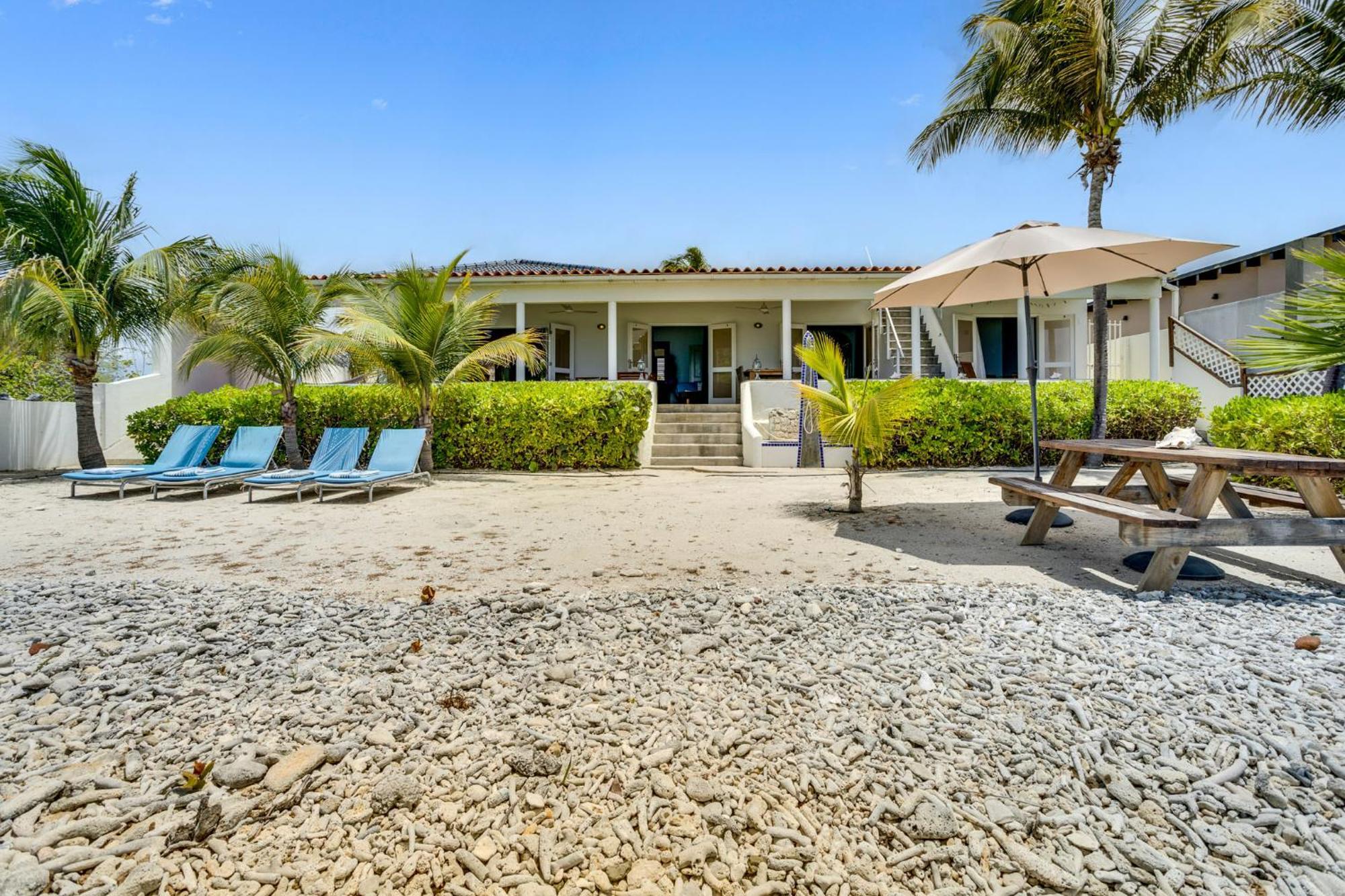 Oceanfront - Villa Port Of Call - Kralendijk  Exterior photo
